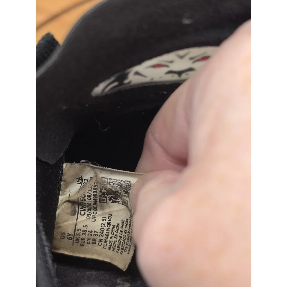 Nike excellent gently